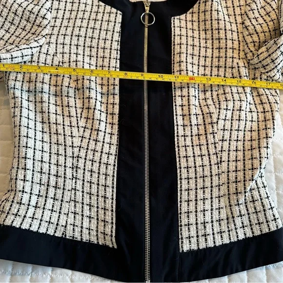 Trina Turk Jacket - Picture 7 of 7